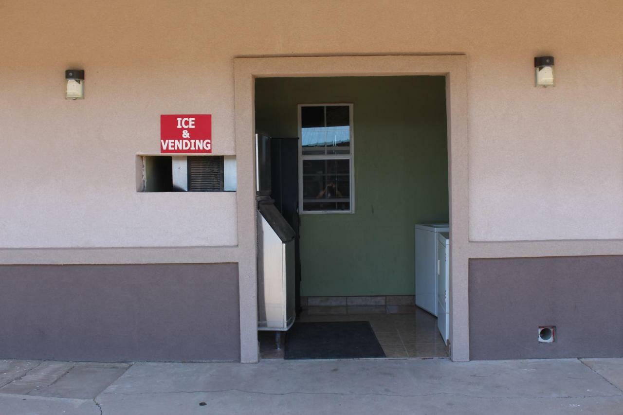 Deluxe Inn Fort Stockton Exterior photo